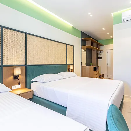 Santorini Luxury 5 - Access, Parking And